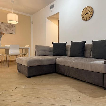 Comecasa Modern Apartment In Historical Centre Asti Extérieur photo