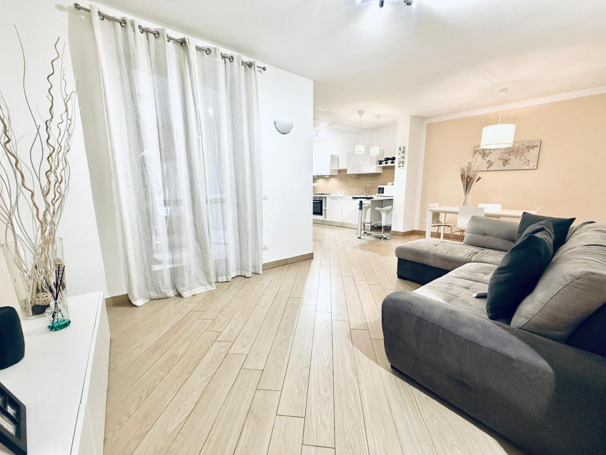 Comecasa Modern Apartment In Historical Centre Asti Extérieur photo
