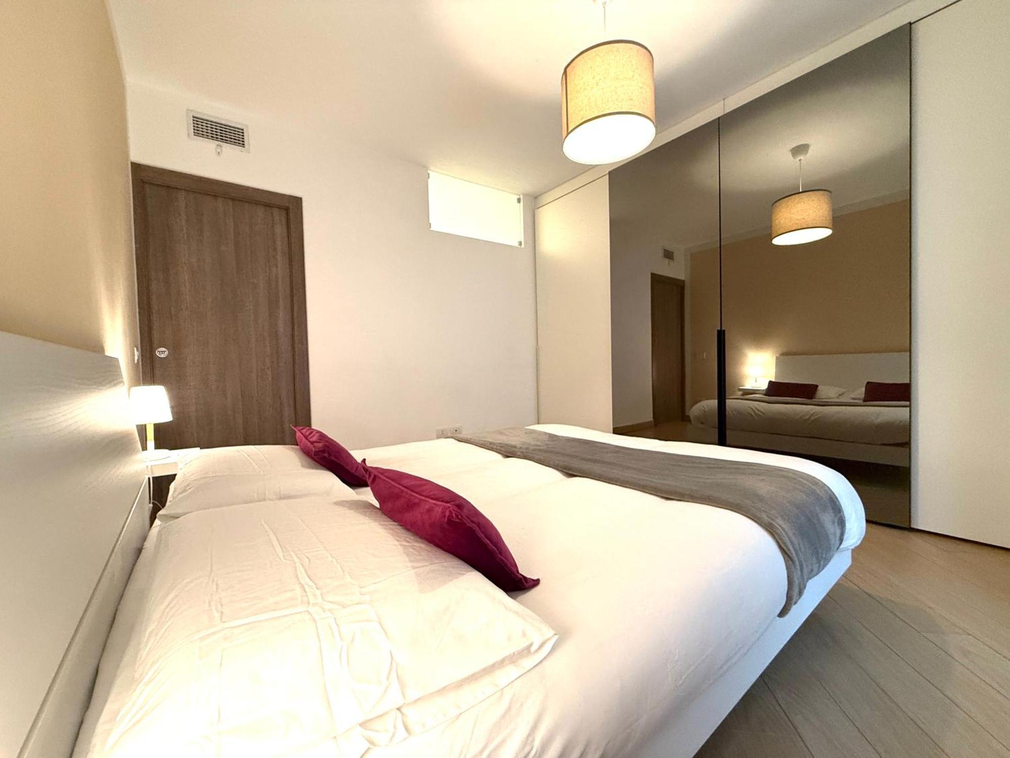 Comecasa Modern Apartment In Historical Centre Asti Extérieur photo