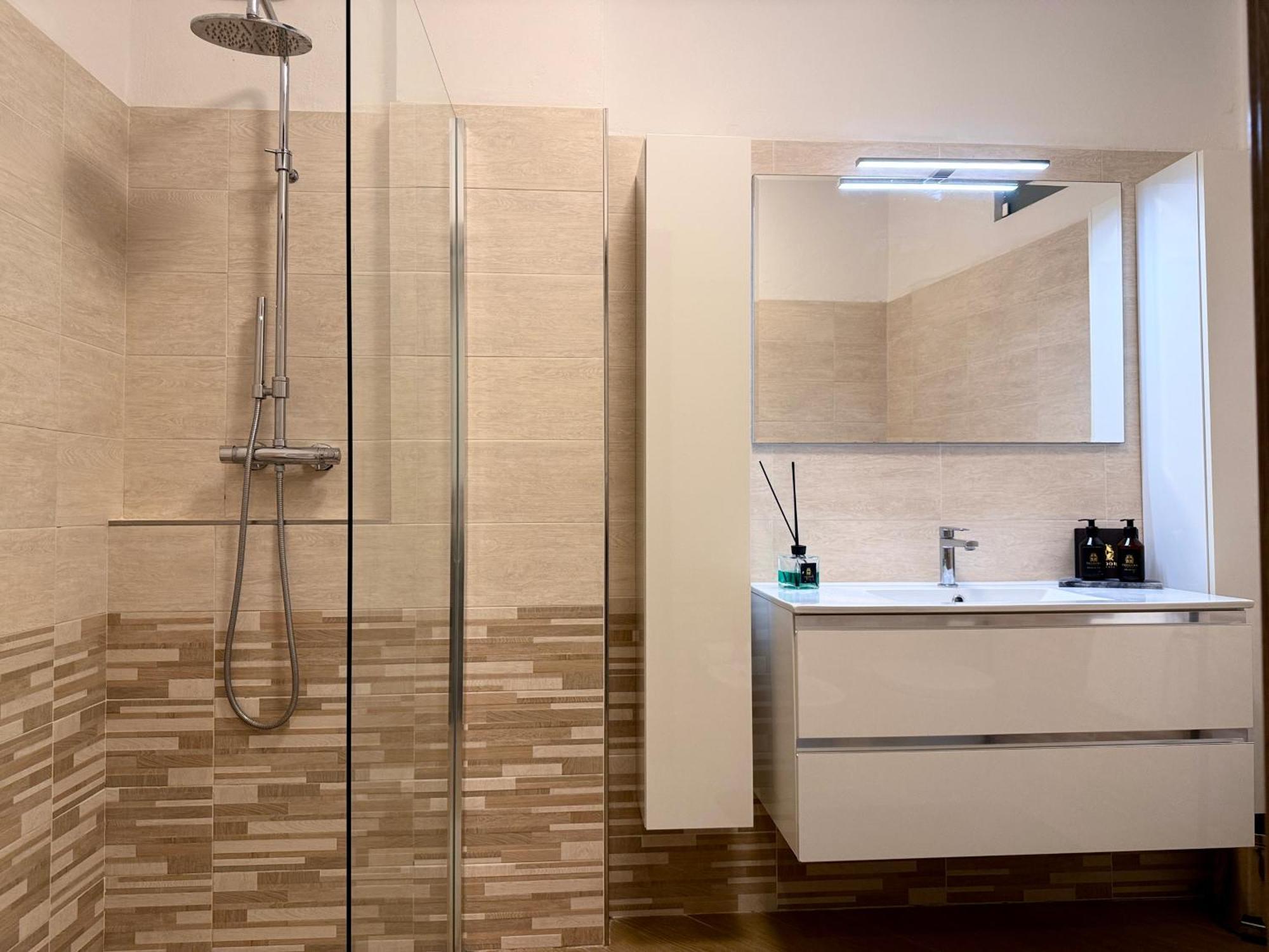Comecasa Modern Apartment In Historical Centre Asti Extérieur photo
